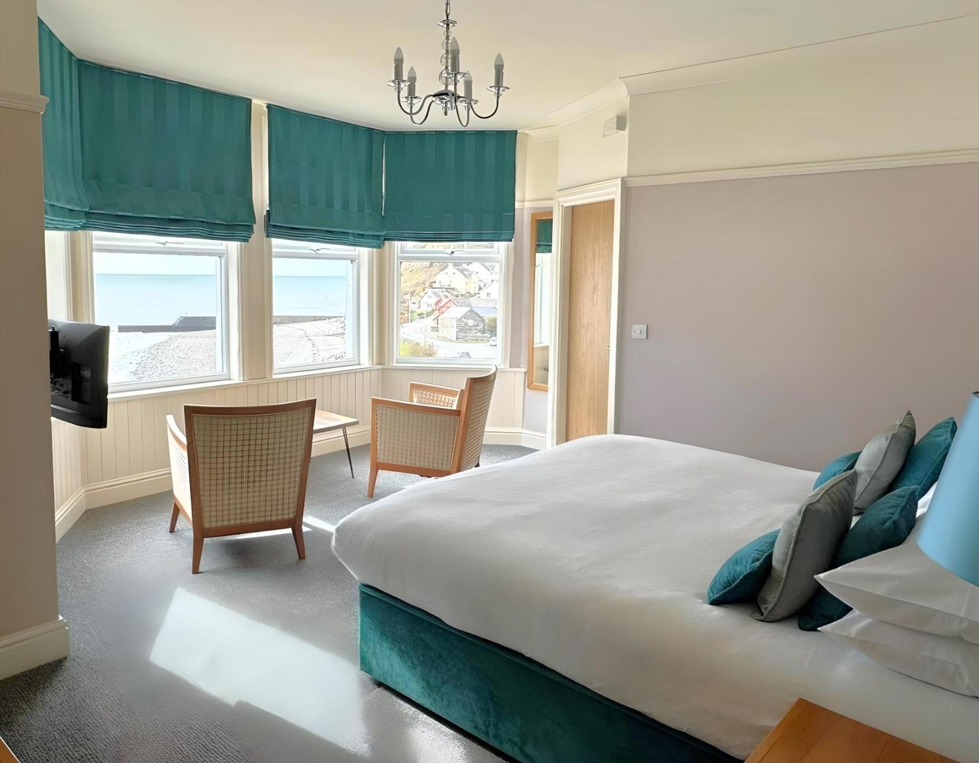 Caerwylan Hotel Крикайет Экстерьер фото